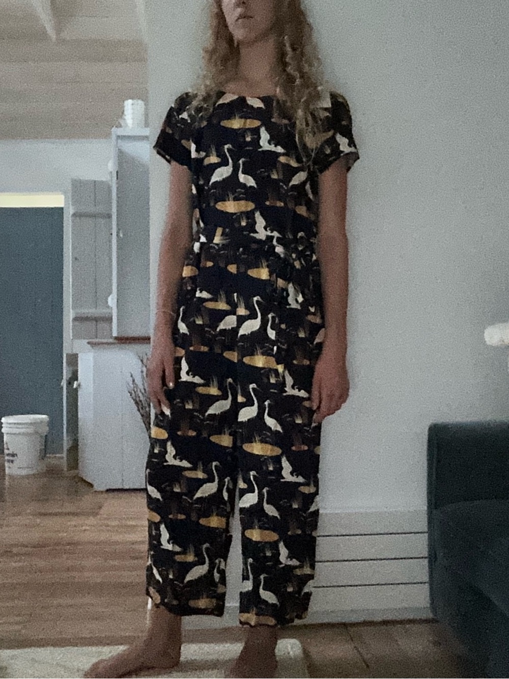 Women’s Black Crane Print capri length jumpsuit with Tie Waist - Picture 4 of 5